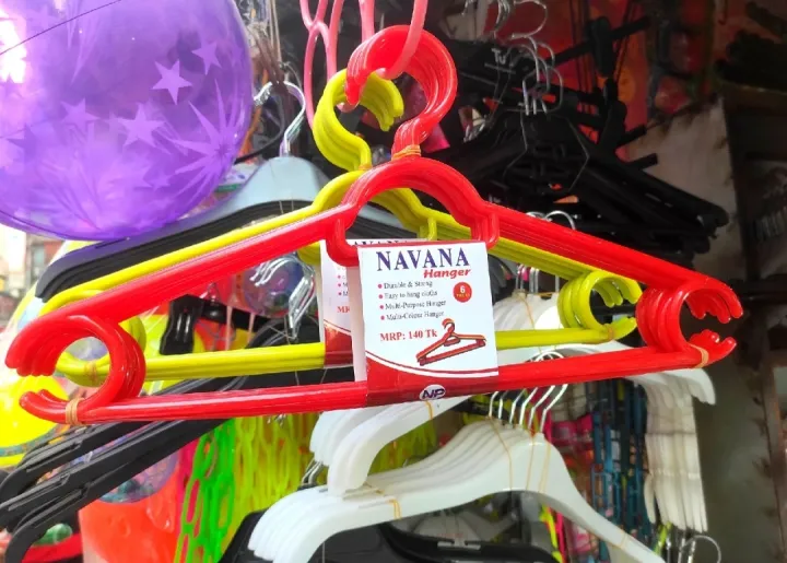 NAVANA%20Premium%20Quality%20Cloth%20Hanger%20%E2%80%93%2012%20Pcs%20Set%20%7C%20Heavy%20Duty%20Plastic%20Clothes%20Hangers%20%7C%20Multi%20Color%20%7C%20Durable%20Wardrobe%20Hanger%20for%20Daily%20Home%20Use%20-%20Image%204
