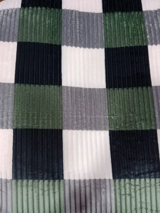 Luxury%20Featherlite%20Blanket%20-%20Dubai%20Edition%20-%20Image%202