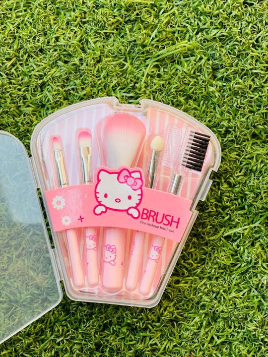 Hello%20Kitty%205%20Piece%20Makeup%20Brush%20Kit%20With%20Storage%20Bag%20-%20Image%205