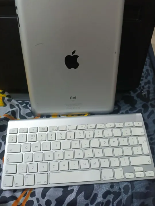 Magic%20keyboard%20Apple%20import%20from%20UK%20blutooth%20-%20Image%206