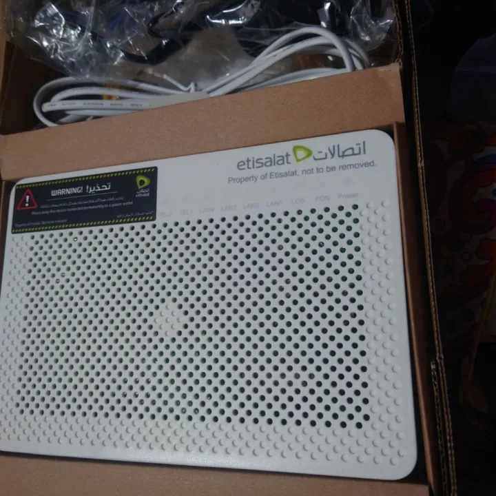 Huawei%20Echolife%20HG8240H5%20modem%20-%20Image%202