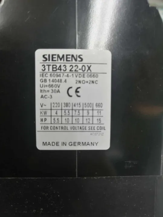 Siemens%20auxiliary%20%20contactor%203TB43,%20%2022E%20(2no+2nc)%20Ith=30A%20-%20Image%203