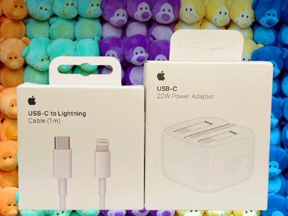 USB-C%2020W%20Power%20Adaptor%20iPhone%20-%20Image%203