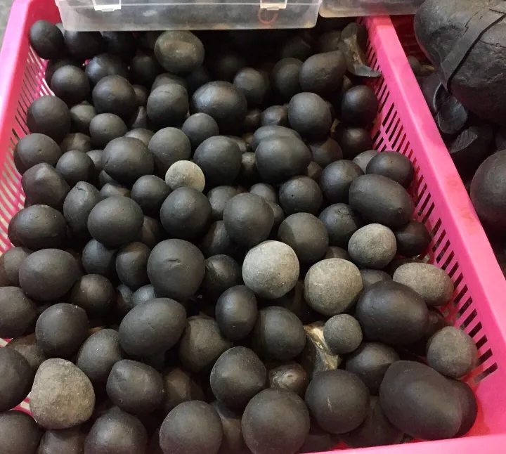 Kali%20Gandaki%20River%20Natural%20Shaligram%20stone%20for%20worship%20/%20lord%20bishnu%20ji%20stone%20-%20Image%205