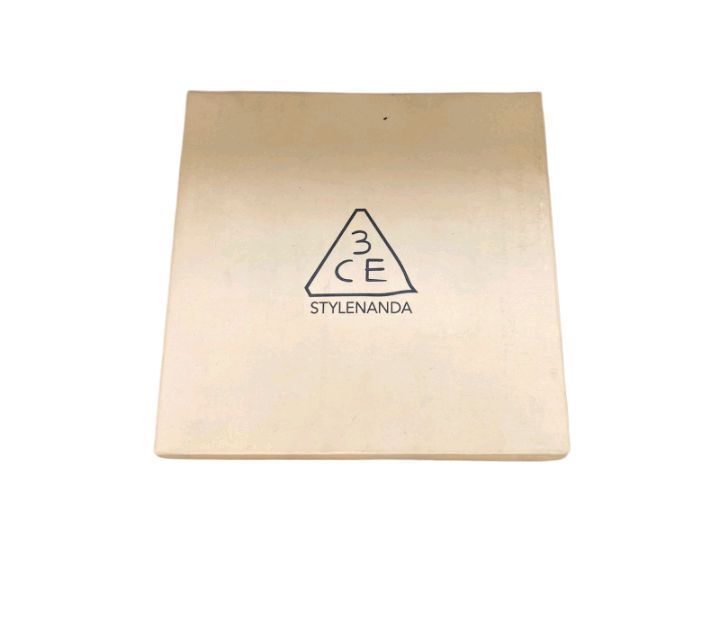 StyleNanda%2016%20colour%20eyeshadow%20palette%20Highly%20pigmented%20eyeshadow%20palette%20-%20Image%202