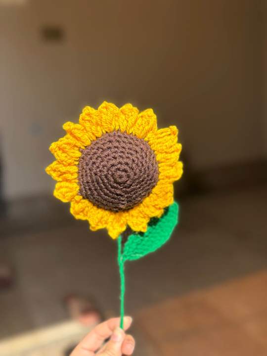 Crochet%20sunflower%20with%20complementary%20khaaki%20wrapping%20and%20custom%20stamped%20note/%20for%20custom%20note%20message%20us/%20best%20gift/%20birthday%20gift/graduation%20gift%20-%20Image%203