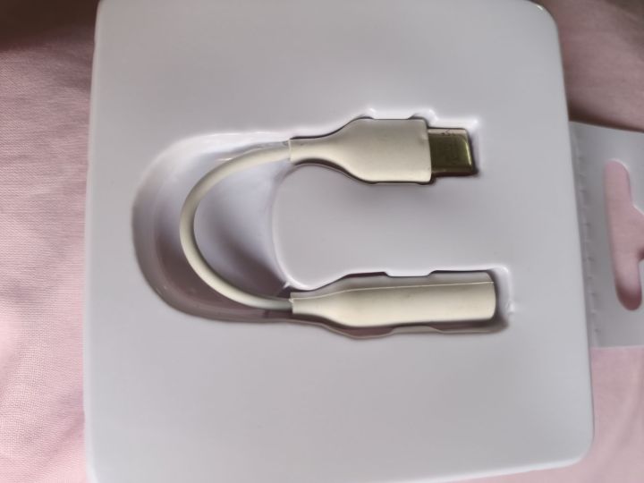 USB-C%20Headset%20Jack%20Adapter%20-%20Image%202