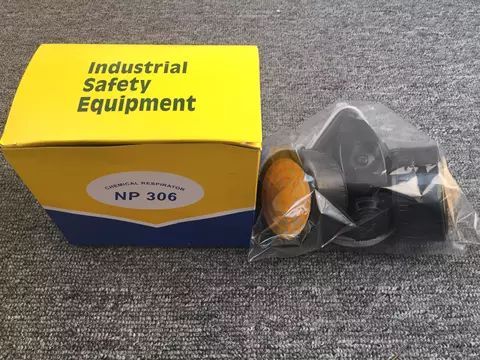 Epoxy%20Resin%20Mask%20Respirator%20Industrial%20Safety%20Mask%20for%20Epoxy%20Resin%20Art%20Workers%20Safety%20Chemical%20Anti-Dust%20Anti-Allergy%20double%20Filter%20-%20Image%204
