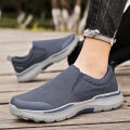 High Quality Men Canvas Shoes Outdoor Man Casual Sneakers Breathable Designer Mens Loafers Comfortable Lightweight Walking Shoes. 