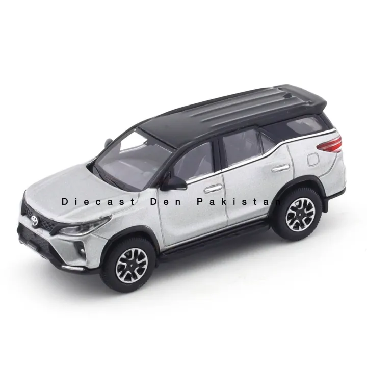 Toyota%20Fortuner%20Legender%20(RHD)%20Diecast%20Model%20%7C%20Size:%207%20cm%20-%20Image%209