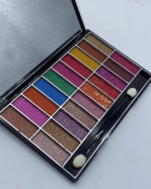 20 color eyeshadow kit glitter kit Highly glitter pigmented
