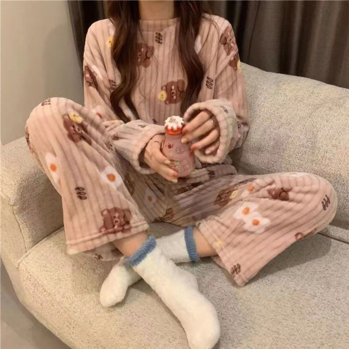 Winter%20Flannel%20Two-piece%20Loose%20Casual%20New%20O-neck%20Striped%20Coral%20Fleece%20Top%20Elastic%20Waist%20Pants%20sets%20Women's%20Pajamas%20Set%20Sleepwear%20-%20Image%205
