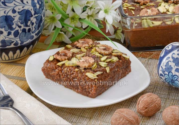 Rewari%20Premium%20Traditional%20Pakistani%20Akhroti%20Sahan%20Halwa%201kg%20-%20Rich%20Chocolate%20Delight%20-%20Image%202
