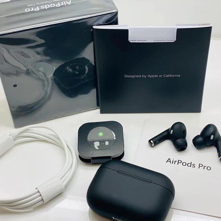 Airpods%20Pro%20Black%20Edition%20(AAA%20Grade)%20-%20Image%202