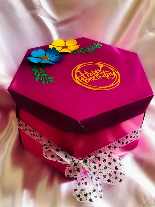 Suprise%20chocolate%20gift%20box%20-%20Image%203