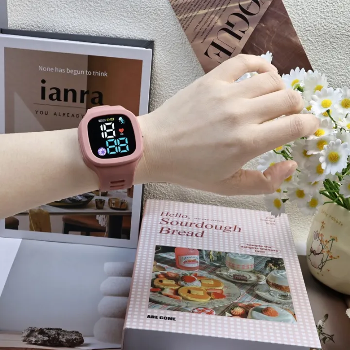 Ladies%20Small%20Square%20Watch%20I%20Fashion%20Astronaut%20LED%20Electronic%20Watch%20-%20Image%204