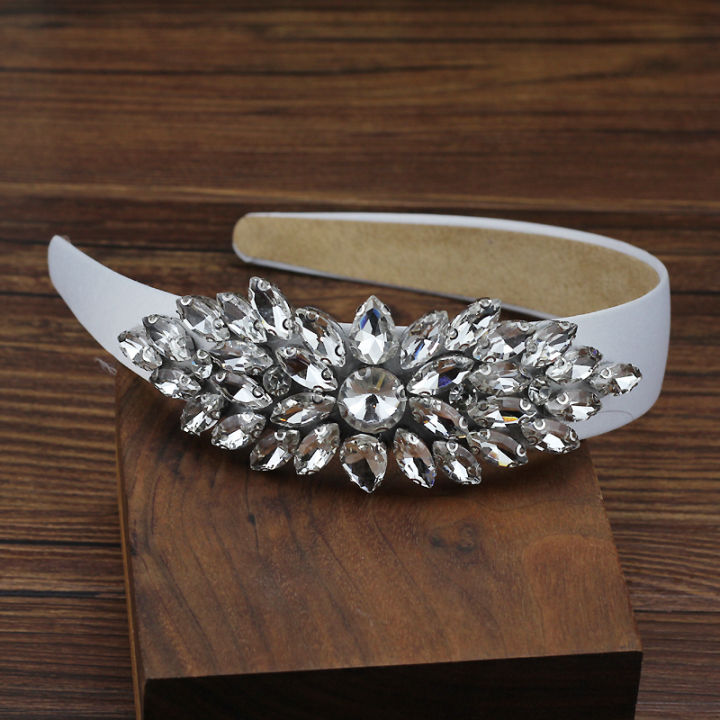 Shiny%20Silver%20Color%20Crystal%20Hairband%20Simple%20Rhinestone%20Headband%20For%20Women%20Girls%20Birthday%20Hair%20Jewelry%20-%20Image%204