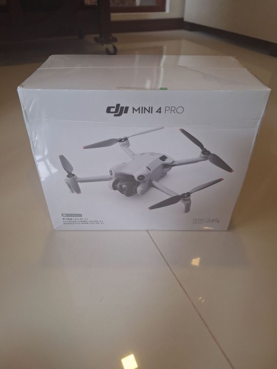 DJI%20Mini%204%20Pro%20Fly%20More%20Combo%20-%20Image%202
