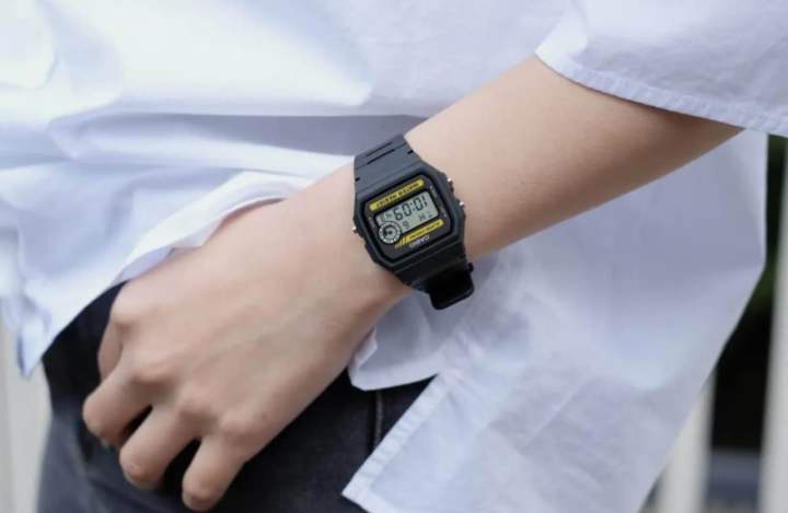Casio%20Genuine%20Quality%20F94%20and%20F91%20Classic%20Resin%20Strap%20Digital%20Sport%20Watch%20For%20Men%E2%80%99s%20%7C%20Warranty%20-%20Image%203