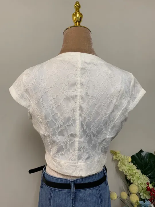 Crop%20Top%20Cardigan%20with%20Lace%20%E1%80%A1%E1%80%95%E1%80%B1%E1%80%AB%E1%80%BA%E1%80%91%E1%80%95%E1%80%BA%E1%80%A1%E1%80%84%E1%80%BA%E1%80%B9%E1%80%80%E1%80%BB%E1%80%AE%E1%80%A1%E1%80%90%E1%80%AD%E1%80%AF%20AyeyarMark%20trendy%20fashion,%20perfect%20for%20layering%20-%20Image%207