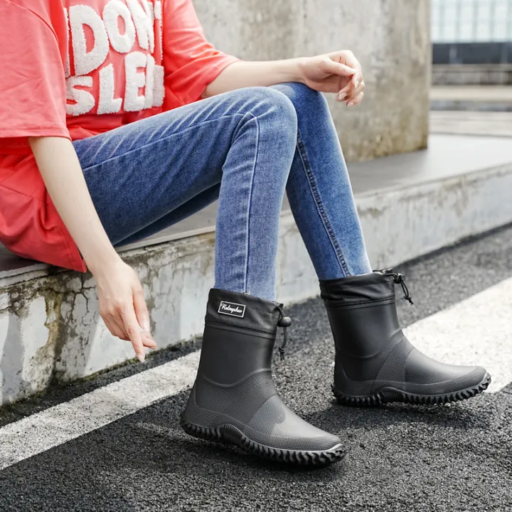 1%20Pair%20of%20Men's%20Short%20Rain%20Boots,%20Outdoor%20Waterproof%20Shoes%20for%20Commuting,%20Women's%20Low-Top%20Lightweight%20Non-Slip%20Water%20Boots,%20Beach%20Rain%20Boots%20-%20Image%207