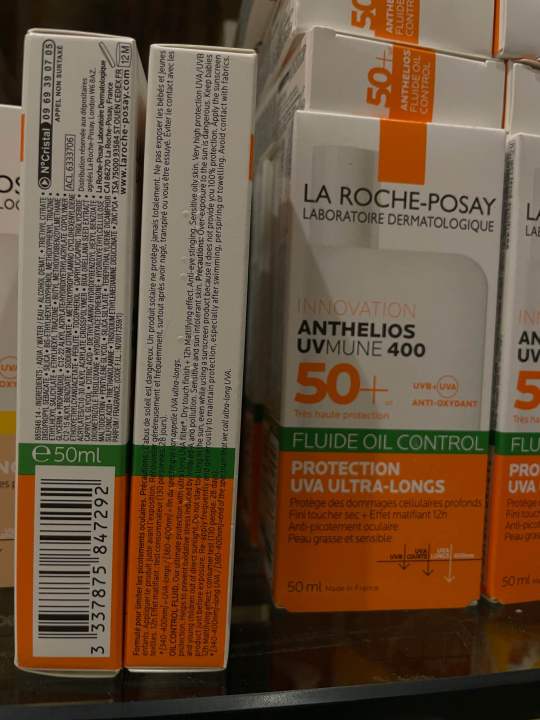 La%20Roche-Posay%20Anthelios%20UVMune%20400%20Fluide%20Oil%20Control%20SPF:50+%20-%20Image%203