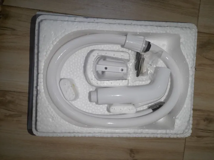 Sonic%20Toilet%20Shower%20with%20pipe,rubber%20washer%20and%20bracket%20-%20Image%208