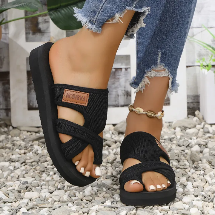 Women's%20Fashionable%20Hollow%20Lightweight%20Breathable%20Comfortable%20Beach%20Vacation%20Style%20Sandals%20and%20Slippers%20-%20Image%202