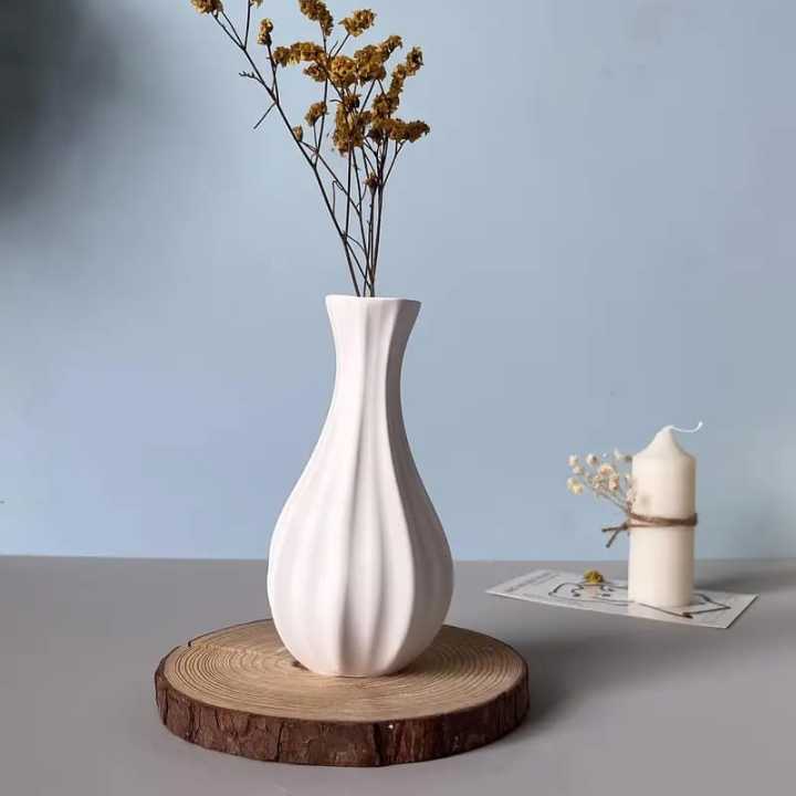 Home%20decorative%20vase%2017%20cm%20long%20-%20Image%202