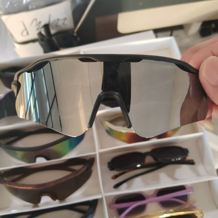 1pc%20Stylish%20Polarized%20Sunglasses%20for%20Men,%20High-Definition%20UV%20Protection%20Glasses%20for%20Sports,%20Cycling%20and%20Outdoor%20Activities%20-%20Image%205