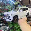 1:18 Toyota Land Cruiser LC300 SUV Alloy Miniature Car Diecast Metal Scale Car Model Sound＆Light. 