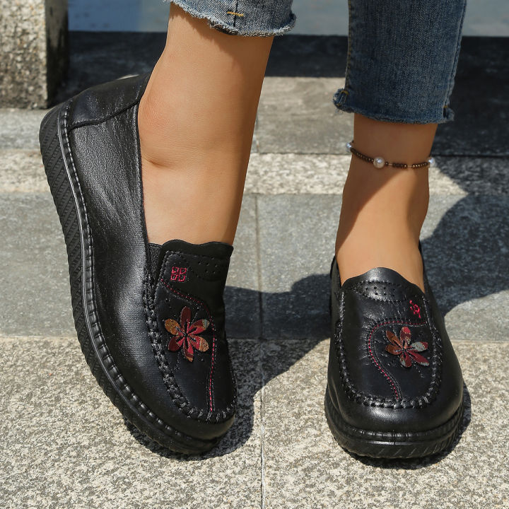 Women%20Shoes%20Ultra-Light%20Polyurethane%20Sole%20Artificial%20Leather%20Shoes%20Woman%202026%20Summer%20Ladies'%20Single%20Shoes%20-%20Image%204