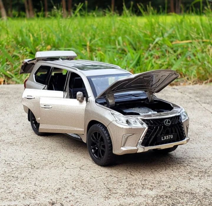 1:32%20Lexus%20LX570%20Alloy%20Pull%20Back%20Car%20Model%20Diecast%20Metal%20Toy%20Vehicles%20with%20Sound%20Light%206%20Open%20Doors%20for%20kids%20-%20Image%202