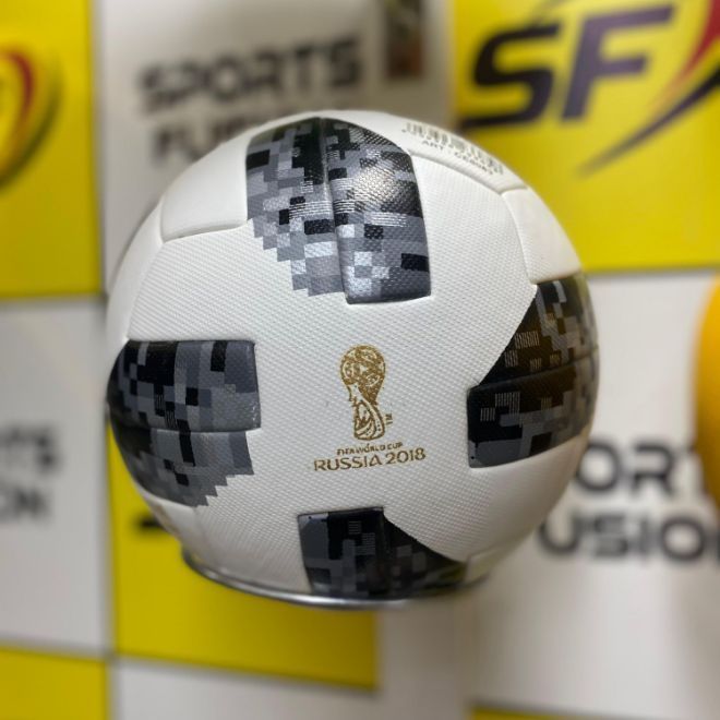 Adidas%20Telstar%2018%20Official%20Size%205%20Football%20%E2%80%93%20FIFA%20World%20Cup%20Design%20%7C%20Indoor%20&%20Outdoor%20Match%20Ball%20-%20Image%203