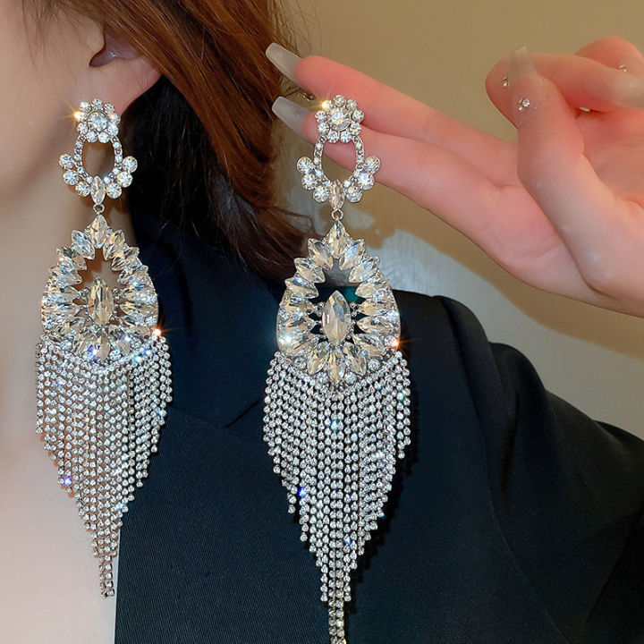Exaggerated%20Rhinestone%20Flower%20Drop%20Earrings%20for%20Women%20Personality%20Hollow%20Long%20Earrings%20Fashion%20European%20and%20American%20Jewelry%20-%20Image%203