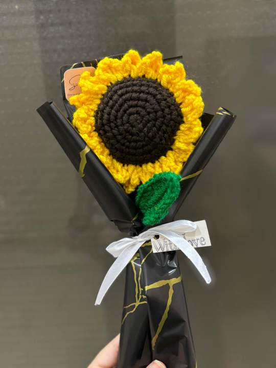Crochet%20sunflower%20with%20complementary%20khaaki%20wrapping%20and%20custom%20stamped%20note/%20for%20custom%20note%20message%20us/%20best%20gift/%20birthday%20gift/graduation%20gift%20-%20Image%202