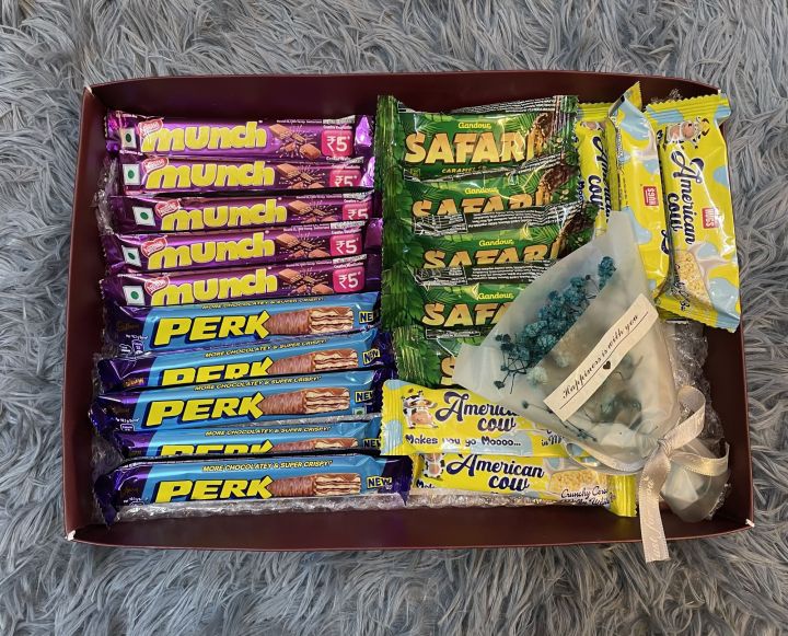 Combo 4.. 20pis chocolate+ flower munch 5pis park 5pis safari 5pis ...