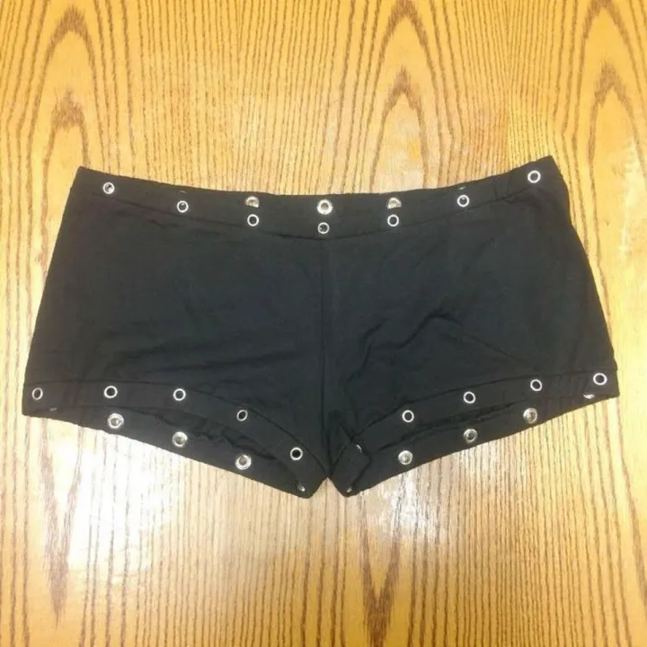 Summer%20New%20European%20and%20American%20Style%20High%20Street%20Punk%20Gothic%20Style%20Slim%20Fit%20Women's%20Y2K%20Shorts%20Aesthetic%20Hot%20Girl%20Shorts%20-%20Image%202