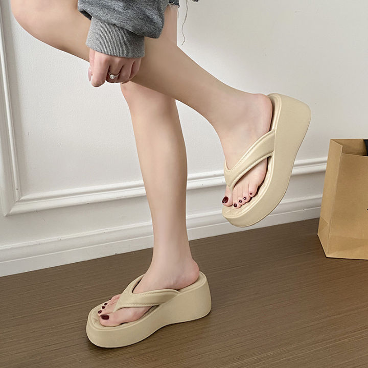 2026%20new%20fashionable%20diamond%20shaped%20flip%20flops%20for%20women%20with%20EVA%20anti%20slip%20thick%20sole,%20popular%20casual%20beach%20flip%20flops%20-%20Image%204