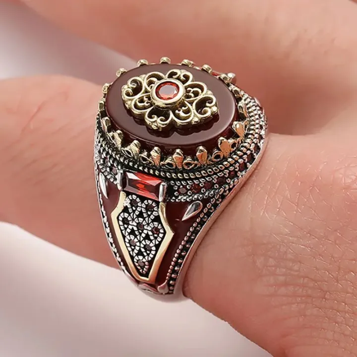 Stylish%20Unisex%20Fashion%20Ring%20%7C%20Trendy%20Gender-Neutral%20Jewelry%20Accessory,%20-%20Image%203