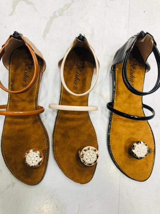 Girls%20Diamond%20Cut%20Flat%20Shoes%20with%20Back%20Chain%20-%20Latest%20Fashion%20Trendy%20Design%20-%20Image%206