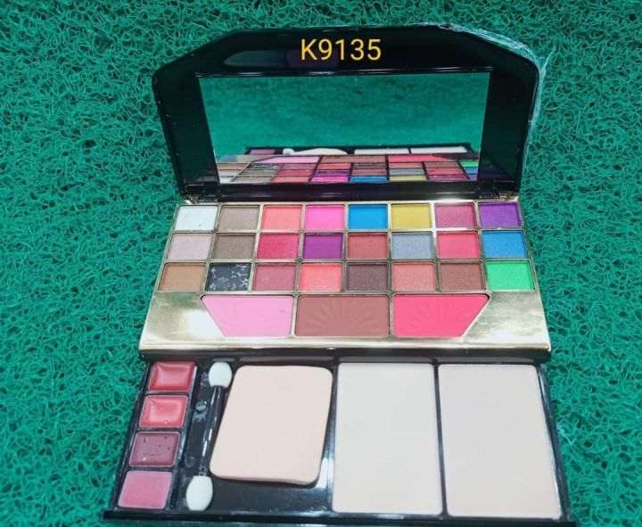 Professional Makeup kit