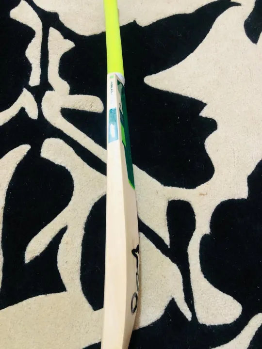 Kookaburra%20English%20Willow%20Cricket%20Bat%20-%20Image%202