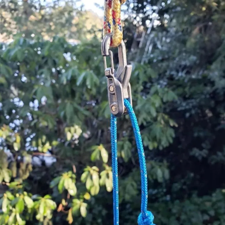 Lock%20Buckle%20Rope%20with%20Roller%20Tensioner%206%20Hooks%20Non-Slip%20Paracord%20Adjusters%20Heavy-duty%20Cam%20Technology%20Rope%20Tension%20Adjuster%20-%20Image%205