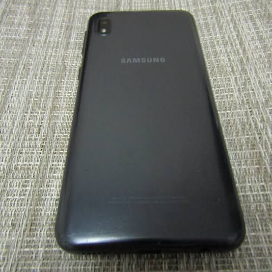 ImportedSamsung%20A10e%20mobile%20Nonpta%20100%25%20sealed%20%20Affordable,%20Reliable,Vibrant%20Display,%20Long-Lasting%20Battery,%20Fast%20Processor,%20Seamless%20Navigation,%20Best%20for%20Wifi%20and%20gaming%20Sleek%20Design%20-%20Exclusively%20Available%20on%20Daraz%20with%20Special%20Discounts%20-%20Image%207