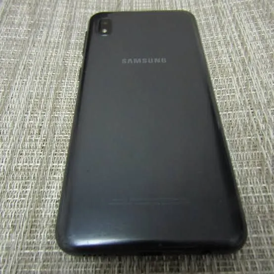 ImportedSamsung%20A10e%20mobile%20Nonpta%20100%25%20sealed%20%20Affordable,%20Reliable,Vibrant%20Display,%20Long-Lasting%20Battery,%20Fast%20Processor,%20Seamless%20Navigation,%20Best%20for%20Wifi%20and%20gaming%20Sleek%20Design%20-%20Exclusively%20Available%20on%20Daraz%20with%20Special%20Discounts%20-%20Image%207