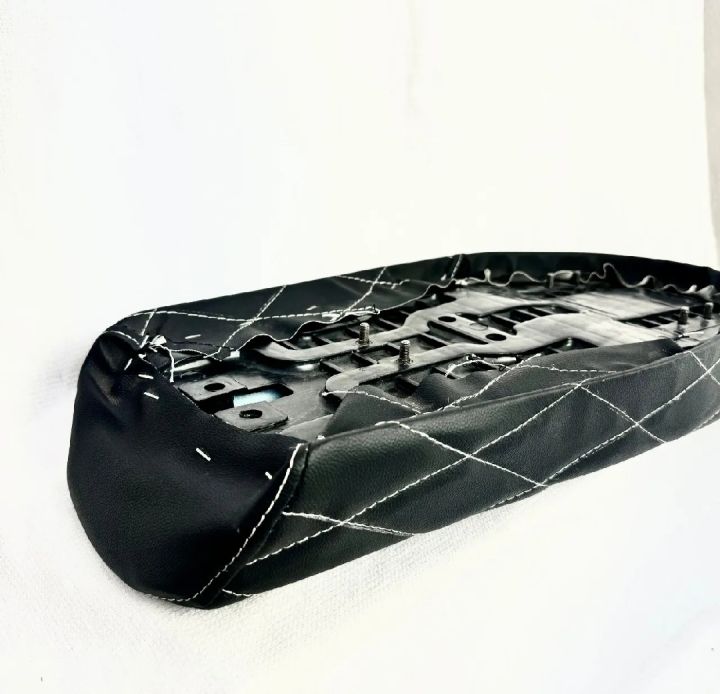 Premium%20Cafe%20Racer%20Diamond%20Stitch%20Seat%20for%2070cc%20&%20125cc%20Bikes%20-%20Image%204