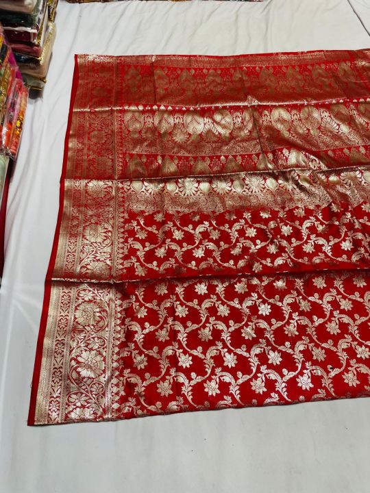 New%20silk%20benaroshi%20saree%2012%20hat%20without%20blouse%20piec%20-%20Image%204