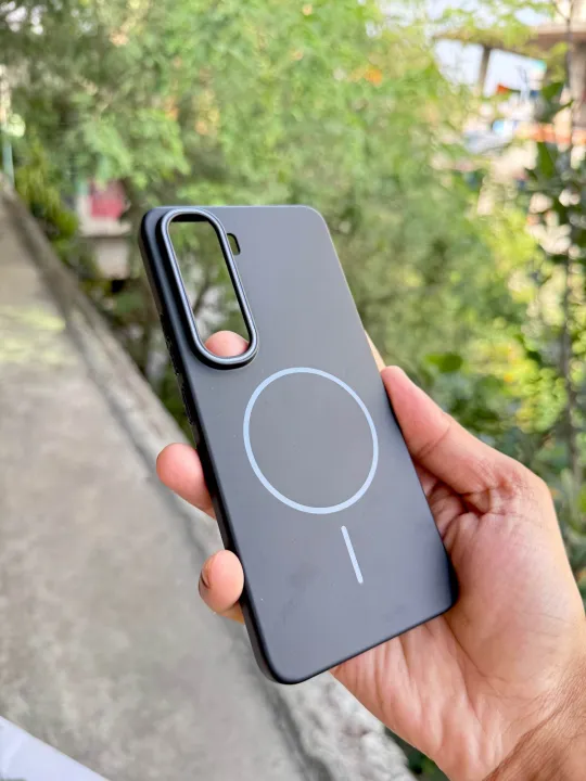 Vivo%20Y400%204G%20/%205G%20Original%20Magsafe%20Magnetic%20Ultra%20Thin%20PC%20Phone%20back%20cover%20-%20Image%203