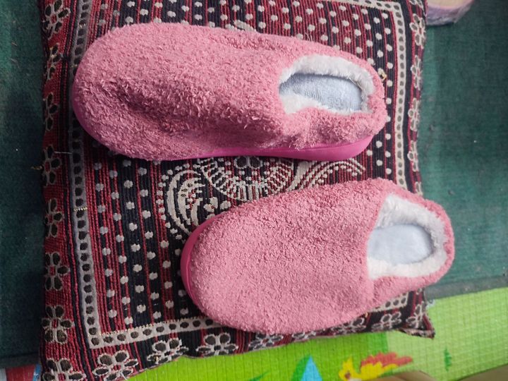 50%20code%20Plain%20Pink%20Colour%20Warm%20Slippers%20For%20Unisex%20-%20Image%205